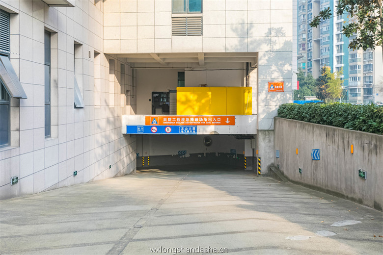 停车场入口